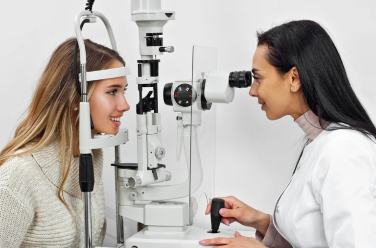 Biomicroscopia do Fundo Ocular com Lente de Goldmann